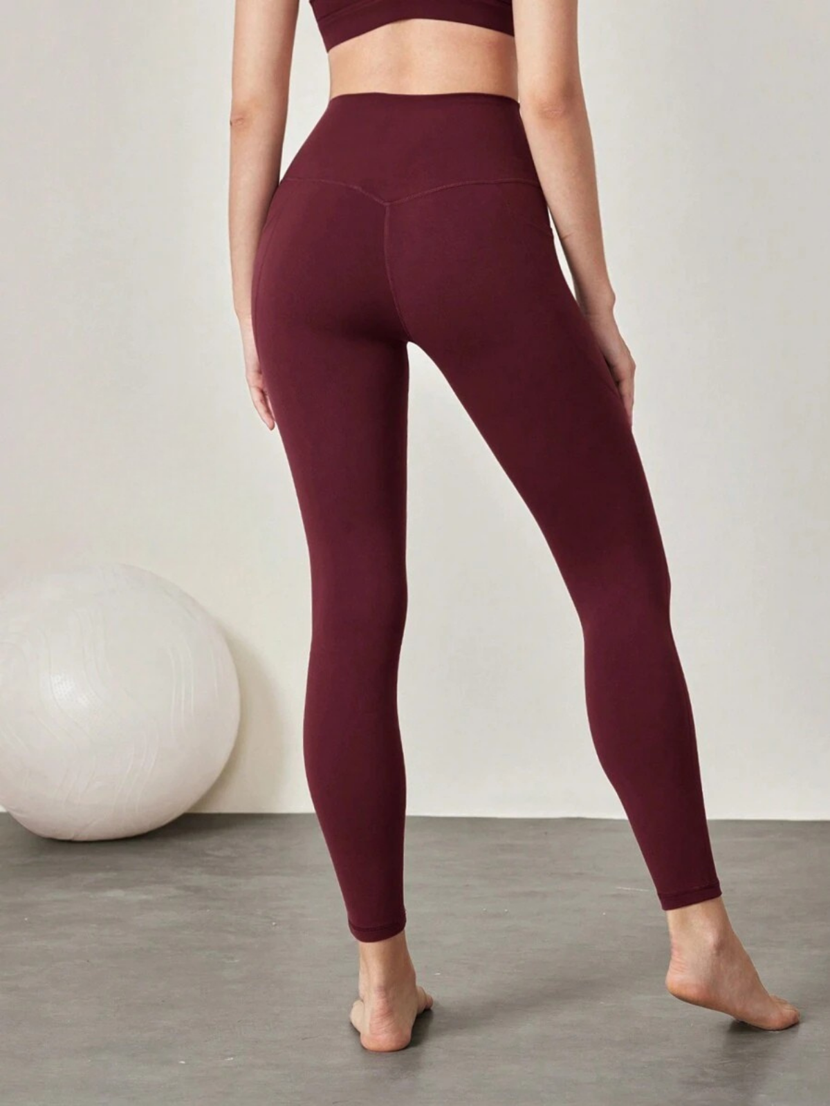Soft Move High Rise Leggings AWith Four Way Stretch Tactel Fibre For Yoga Studio For All Levels