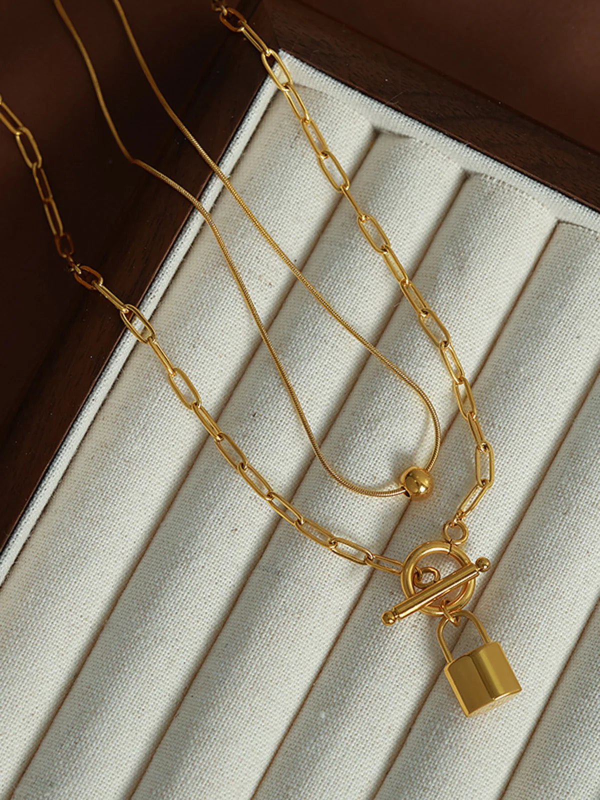 Multi-layered Padlock Necklace - LA FEMME WANDERER