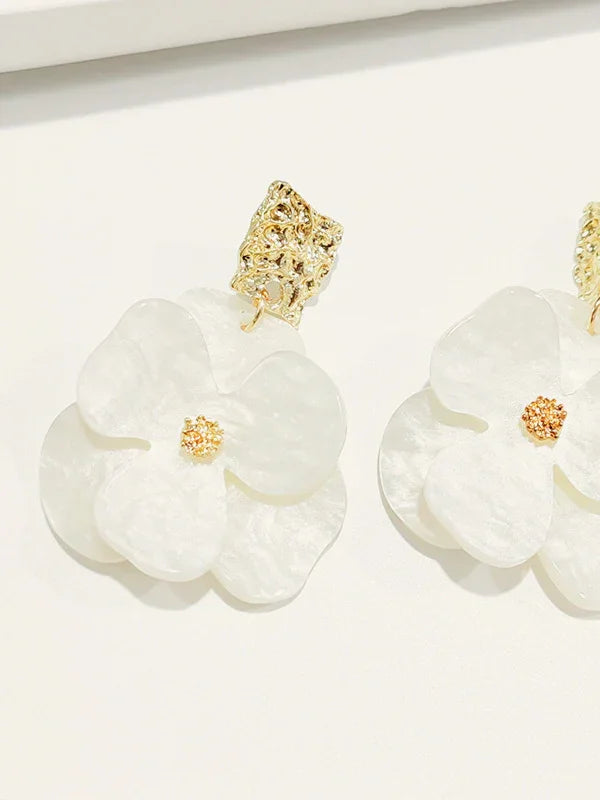 Golden Floral Dangle Earrings - LA FEMME WANDERER