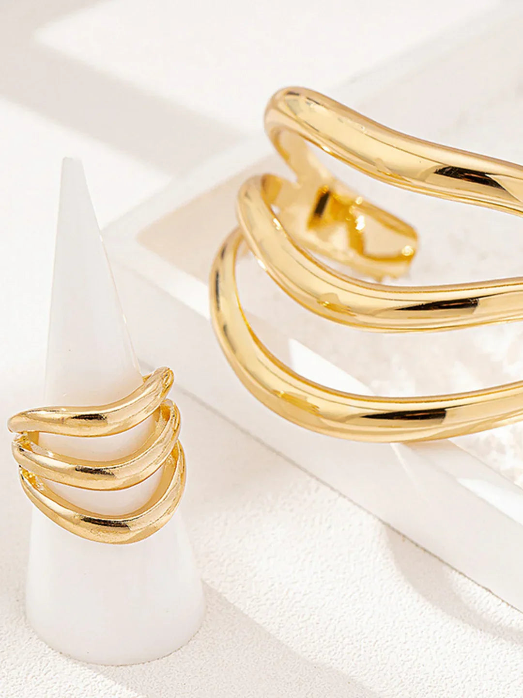 Curved Allure Minimalist Set - LA FEMME WANDERER