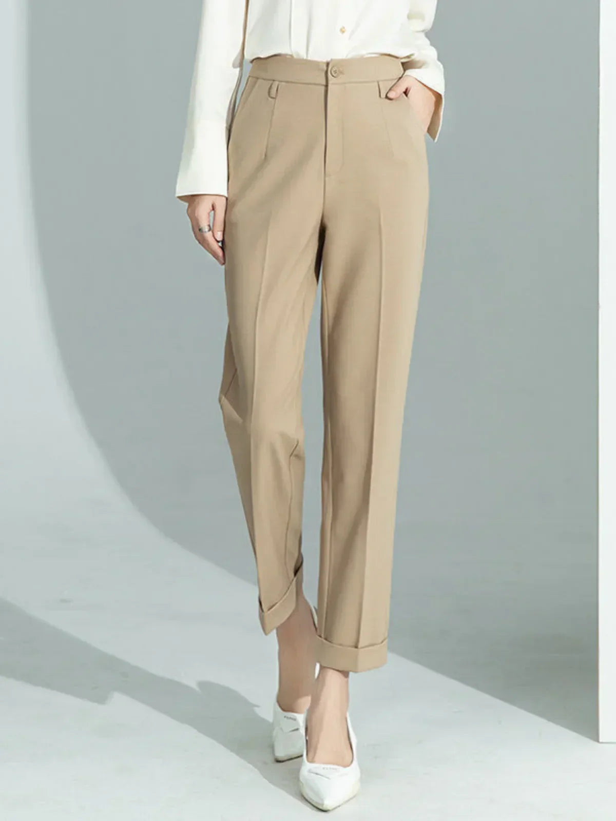 Classy Capsule - 5 - LA FEMME WANDERER