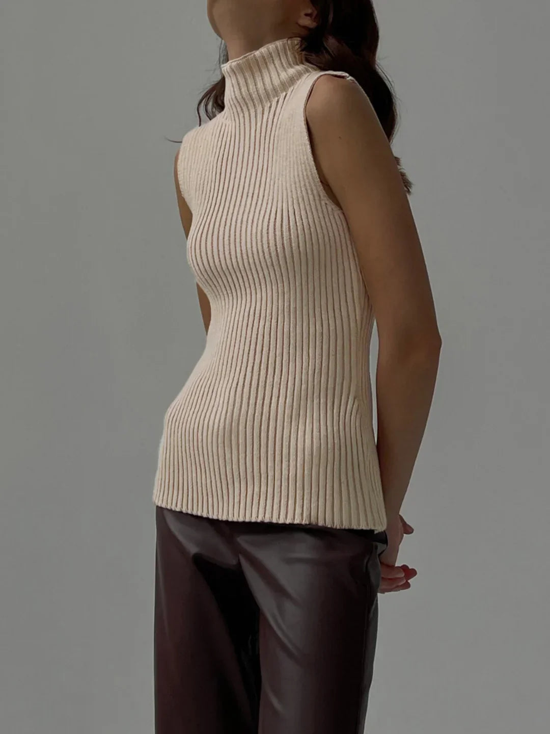 Turtleneck Sleeveless Top Fashion Casual - LA FEMME WANDERER