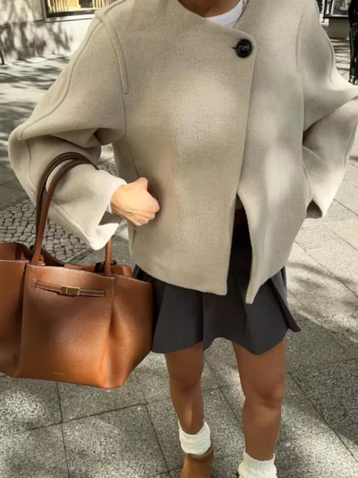 Woolen O-neck Short Coat - LA FEMME WANDERER