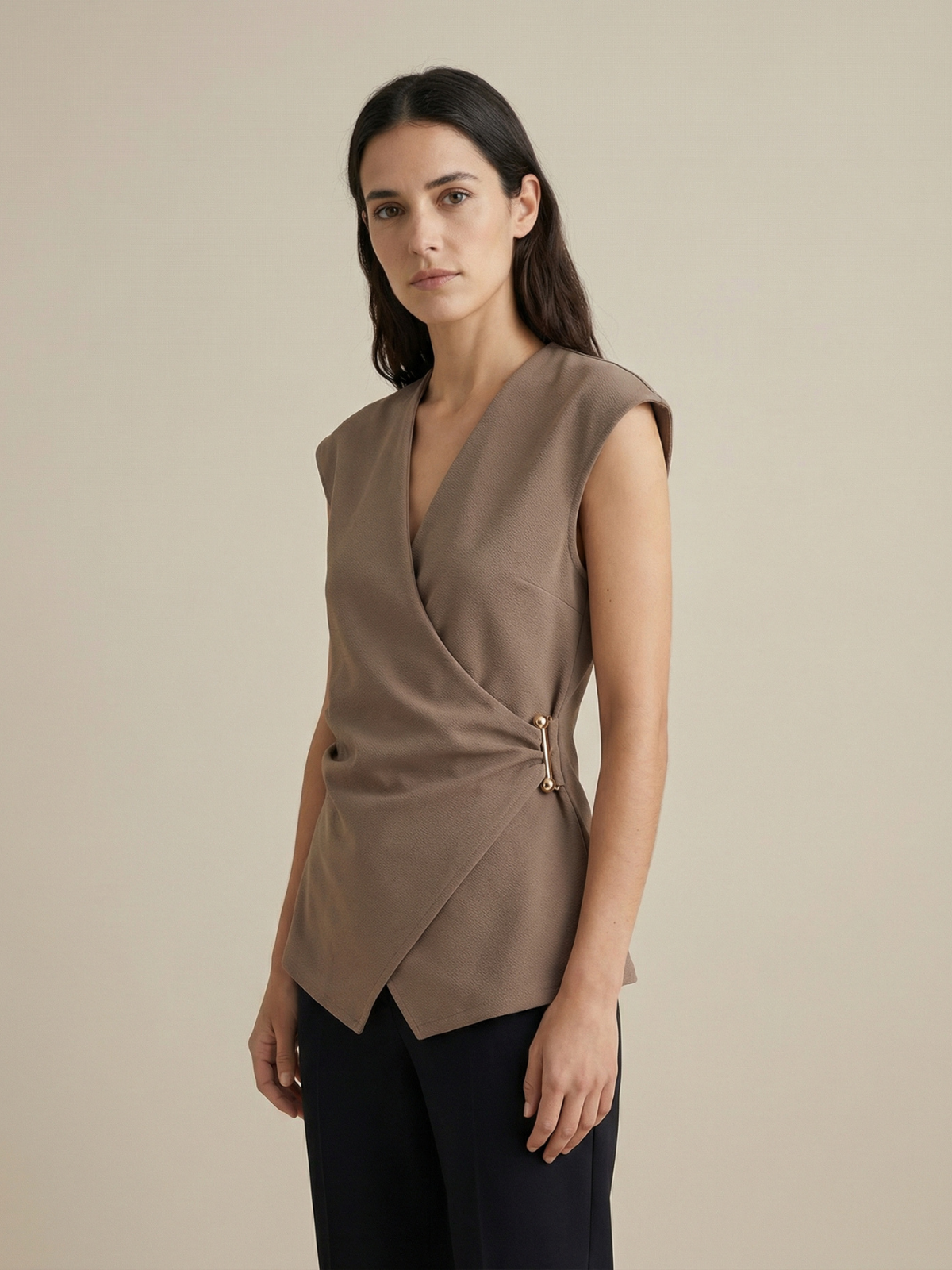 Vee Wrap Asymmetric Tank