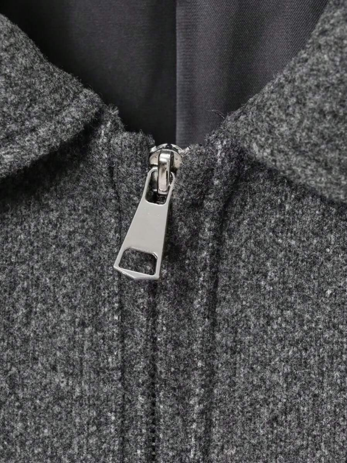 Minimalistische Herbstjacke aus Wollmischung mit Reißverschluss und Revers