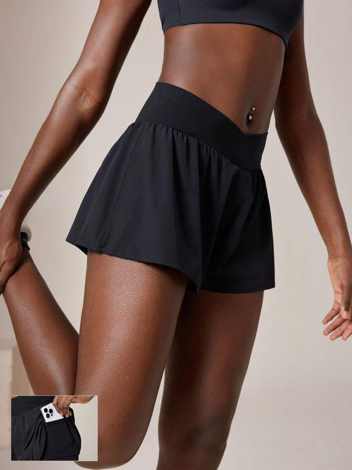 Schweißabweisende Laufshorts mit mittelhohem Bund, Taschen und schnelltrocknend