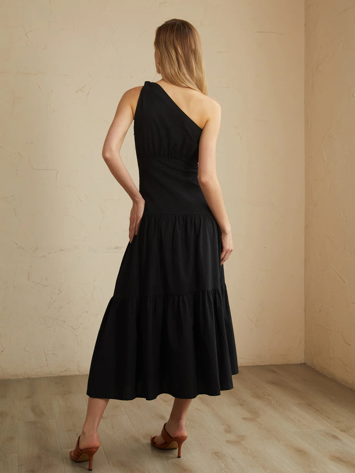 Asymmetric Shoulder Knotted Midi Dress - LA FEMME WANDERER