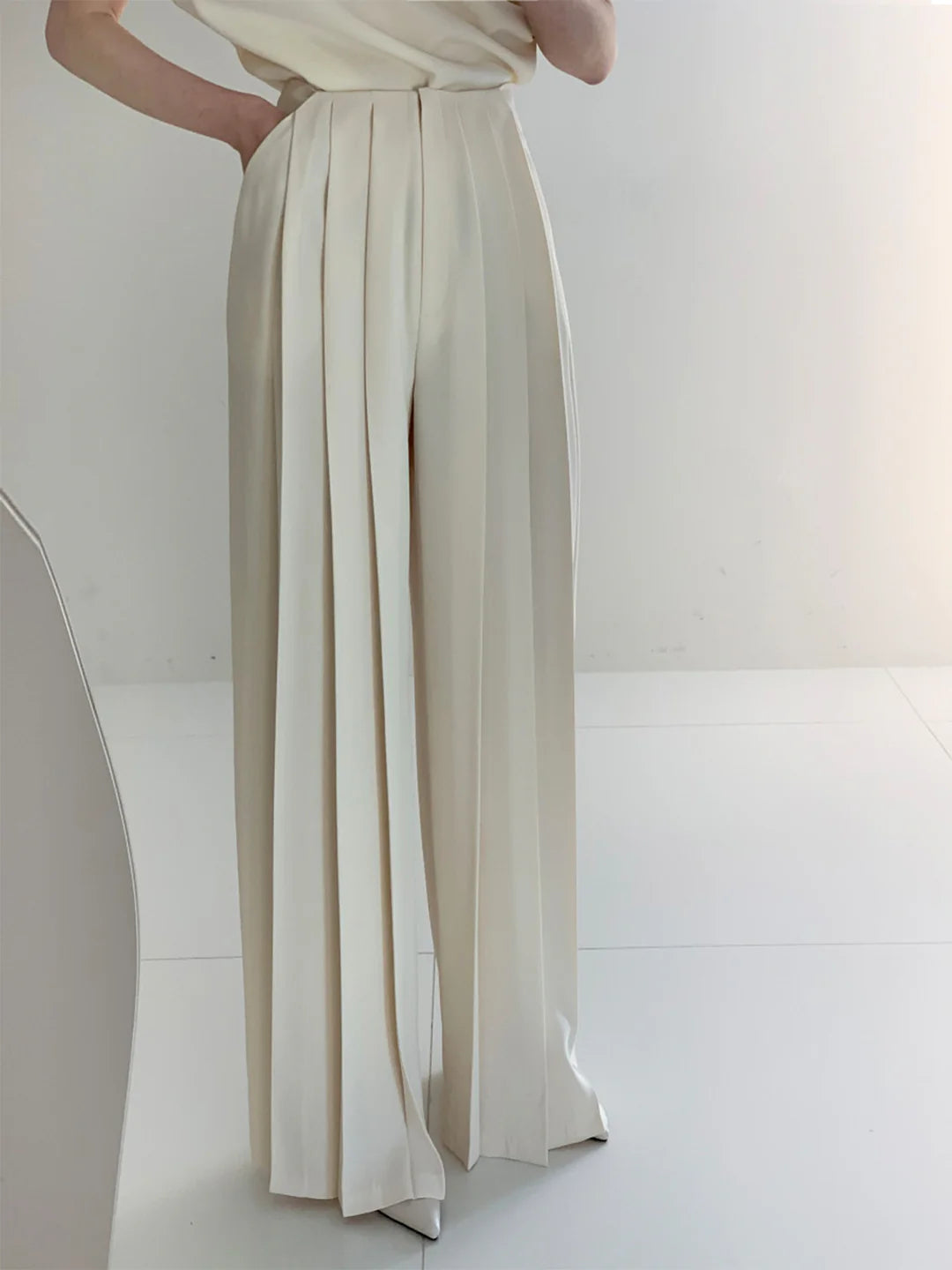 Pleated High Waist Wide Leg Pants Loose Straight Pants - LA FEMME WANDERER