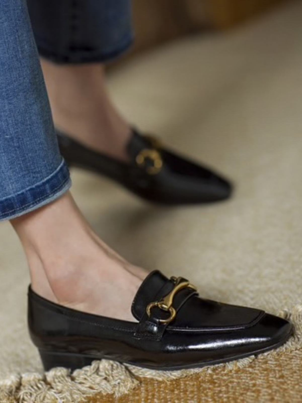 Leder flache Schuhe mit niedrigem Metall Akzent -Quadratzehen