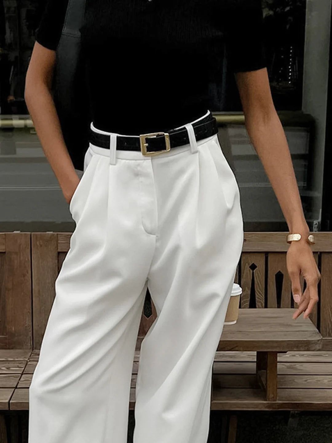 Classy Capsule - 4 - LA FEMME WANDERER