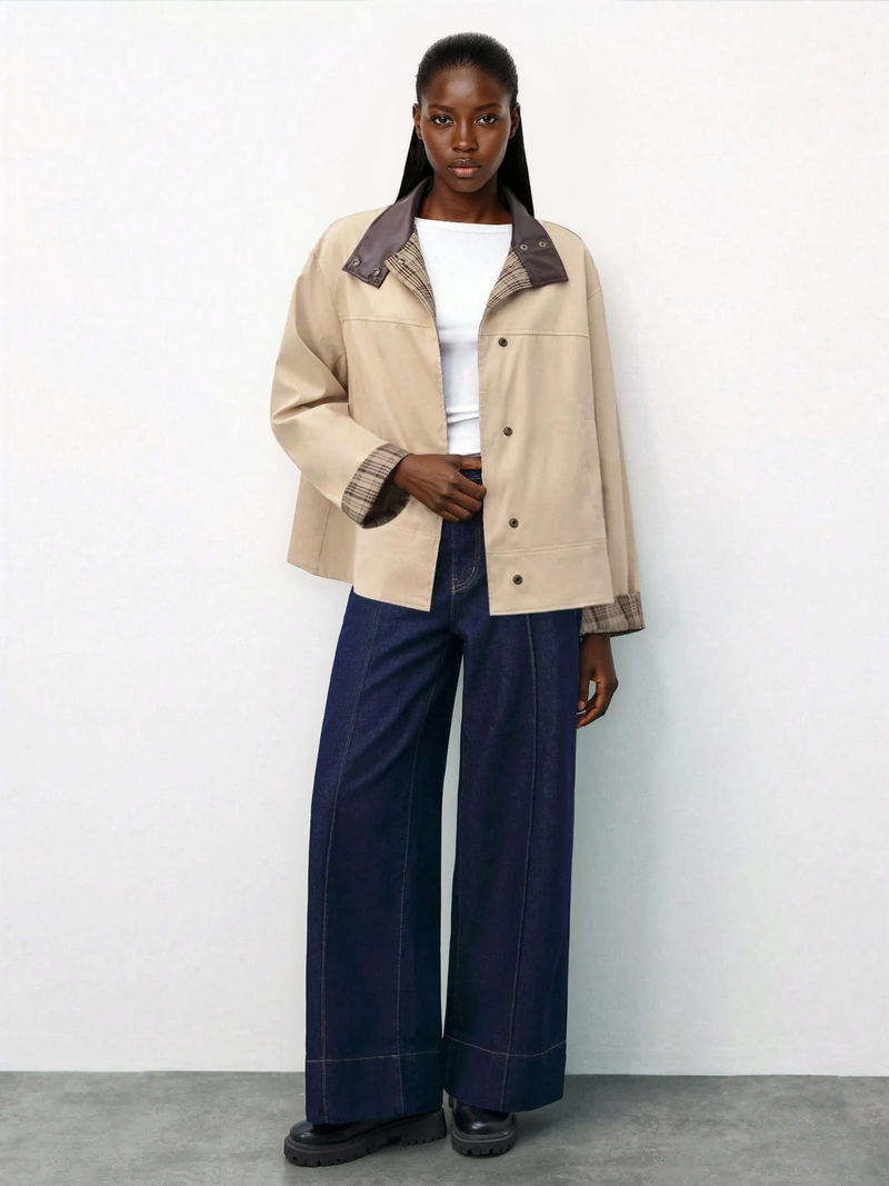 Brauner Blazer mit Karomuster und Patchworkärmeln sowie Lederkragen für Damen – ideal für den Winter und den Alltag