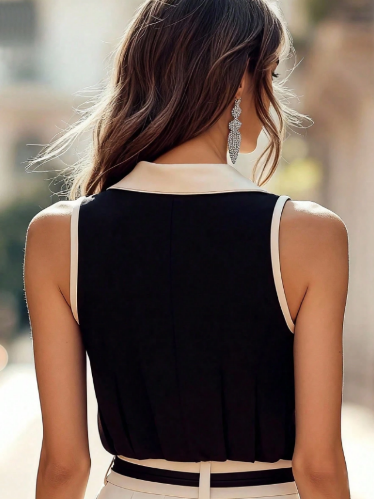 Contrast Panel Sleeveless Blouse – Sophisticated Everyday Fashion